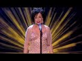 Shirley Bassey - GOLDFINGER (2011 Live)