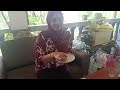 Memasak sayur yang tumbuh di halaman rumahku