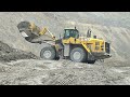 Clearing a Dangerous Muddy Road With the Komatsu WA600-8 Loader Truck Almost Hit the Wheel Loader