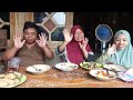 selesai produksi jualan emak makan dulu