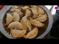 នំពពាយចៀនស្នូលប្រៃ ស្នូលត្រាវនិងសាច់ជ្រូក Fried Dumplings with Taro and pork Filling