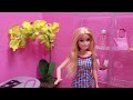 Play doh fun ! Elsa & Anna toddlers - Barbie dolls - Chelsea - pretend food