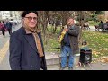 Анди Гарсия с уличен музикант в София