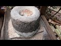 Cách xay gạo ngô thủ công cối xay đá của người dao vùng cao