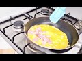 The PERFECT omelette  | FRENCH  VS AMERICAN  | 2 Versions of the same dish