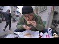 开封小吃就来这，东大寺美食一条街，四味菜烫面角，阿星吃花生糕Street snacks in Kaifeng, Henan