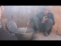 The cave dwellers Baking traditional tandoori bread || Amazing lifestyle