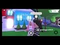 I met some fans in adopt me...(Roblox)