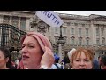 Jeanette Archer sounds like David Icke, and right in front of Buckingham palace!!