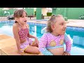 MC Divertida has fun in the pool with her friend Jessica - Família MC Divertida