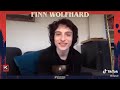Finn Wolfhard hablando en español 