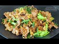 How to make Pad-Se-ew Moo [ Stir-fried Noodle in Black Soy Sauce ] l GinDaiAroiDuay