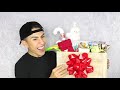 Making My HOMBRE a CHRISTMAS BASKET!! | Louie's Life