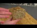 Mix seeds and oatmeal to lose weight and bake this healthy bread!