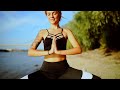 Quel sont acro yoga et yoga aerien? nouveaux styles de yoga pour santé, forme et bien-être