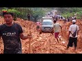 Situasi Paling Terburuk | Parah Nya Kelewatan, Semua Driver Truk Sampai Kocar-Kacir Di Tanah Lunak