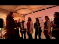 Chiquitita singen die Riedsterne im Dez. 2012 im Rheingold Hotel, Gernsheim