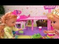 Cutie Cars ! Elsa and Anna toddlers are having fun - Aurora is upset - playdate playset mini cars