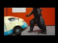 Godzilla VS Oversized car (Stop motion)