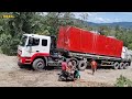 Difficulty Passing Slippery Climbs: Batu Jomba | Trailer Truck