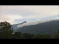 Nuages sur la dent du chat