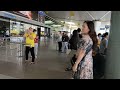 Chi Ni Cùng con gái có mặt tại sân bay Tân Sơn nhất Vui (Nhưng lại buồn)