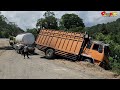 Most Feared Incident!!! SECONDS The truck overturned into a ravine in Batu Jomba