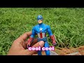 menggali mainan avengers super hero,superman,spiderman,hulk,ronman,batman