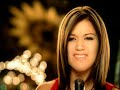 Kelly Clarkson - A Moment Like This (VIDEO)