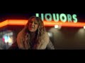 Lainey Wilson - Things A Man Oughta Know (Official Music Video)