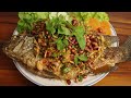 ปลานิลลุยสวน (Fried fish in spicy herb salad)