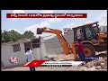 Revenue Dept Officials Demolish Illegal Constructions In Vattinagulapally | Rangareddy | V6 News