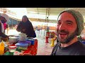 Probando la comida de los mercados de Tilcara ( Jujuy )