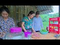 Phong's special gift to Tieu Vi after a long trip | Tieu Vi - Daily life |