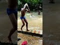 los menores bañandose en el rio vol2