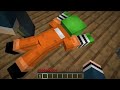 Mikey Family PRISONERS vs JJ Family POLICE Survival Battle in Minecraft (Maizen)