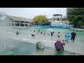 bermain ombak di kolam renang D'Keraton Karawang