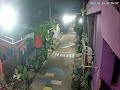 Video CCTV aksi maling sepeda motor malam hari di gang perumahan.