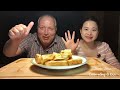 Cuộc sống ở Đức | Vợ Việt làm mâm hải sản nướng và phản ứng của chồng Tây