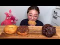 An eating show of breads bought from one of Seoul's top five bakeries. Dessert Mukbang
