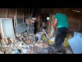 Clearing the worst Hoarders Mess on Youtube. day2