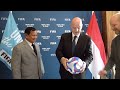 Disambut Presiden FIFA, Prabowo Diberi Cenderamata Bola Bertuliskan Namanya