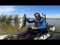 Pescando Lago Natural REPLETO de Lobinas en Kayak!