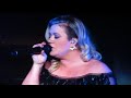 Kelly Clarkson announces pregnancy, tries to sing Piece by Piece while crying