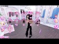 PLAYING DRESS TO IMPRESS WITHOUT SEEING THEME!! (Part two Roblox gameplay)