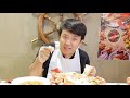 Eating WHOLE ASIAN KING CRAB! SPICY Asian Seafood Feast in New York