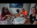 Colombians try Japanese snacks