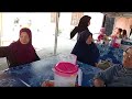 Gabungan warga KRT Taman Seri Ara,  Parit memasak Bubur Asyura pada Ahad semalam.