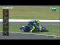 MARC MARQUEZ TIRA A VALENTINO ROSSI DE LA MOTO