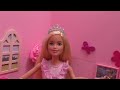 Care bears tea party ! Elsa & Anna toddlers visit Chelsea - Barbie dolls